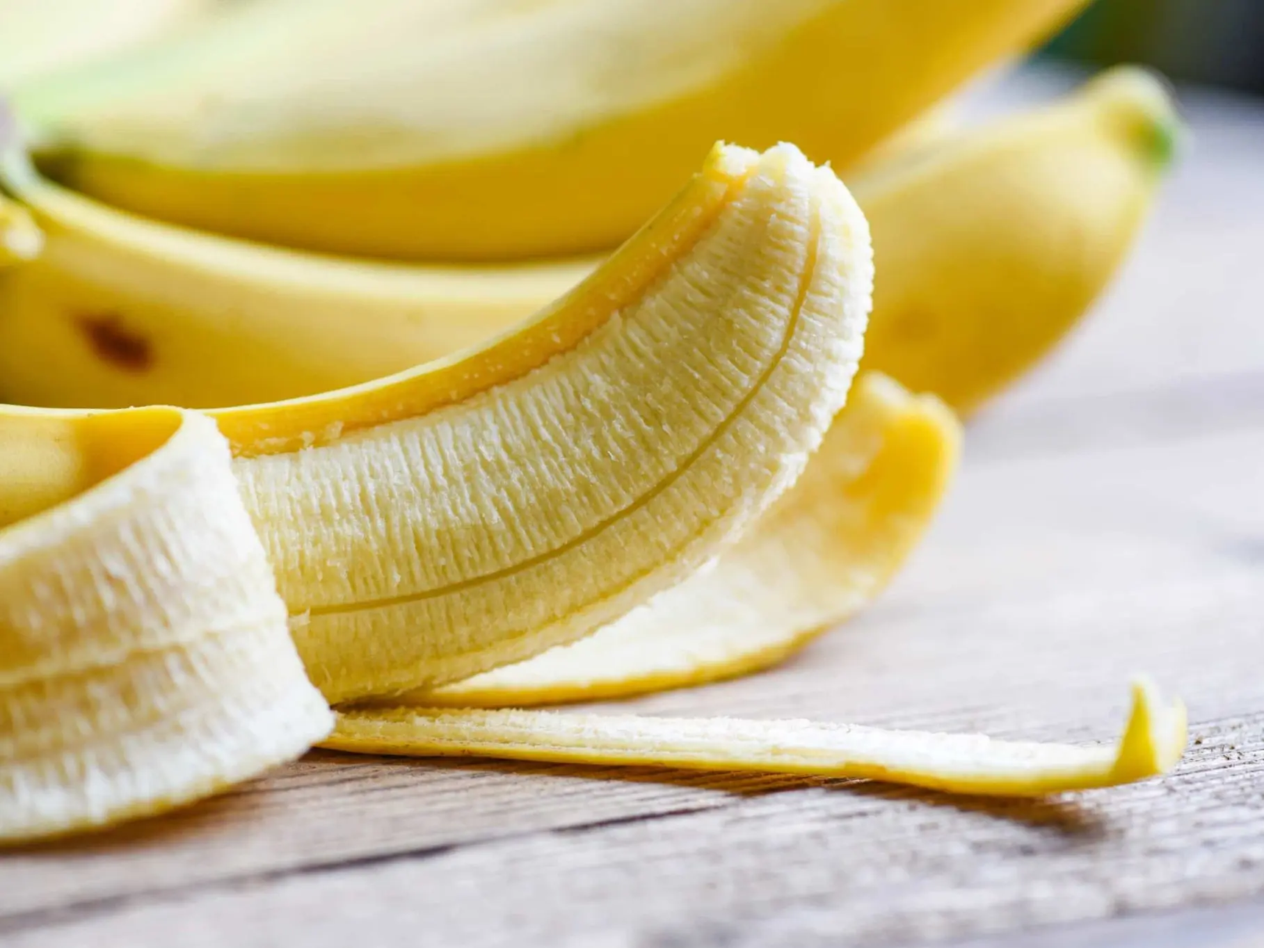 bananas en plastico heladera - Cómo conservar los plátanos para que duren más tiempo