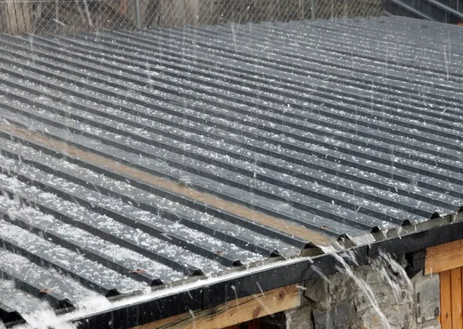 como amortigusr la lluvia sobre el policarbonato - Cómo evitar el ruido de la lluvia en el policarbonato