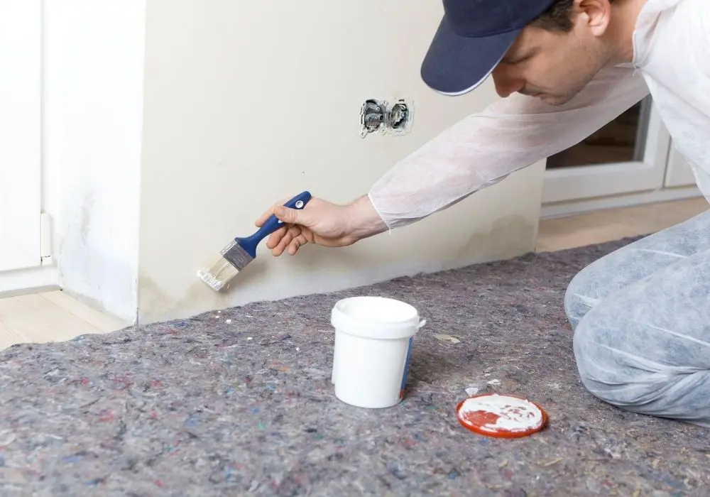 pintar manchas de humedad pared con acrilico - Cómo pintar la pared si tiene humedad