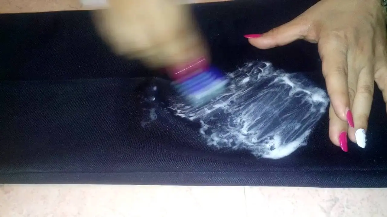 como quitar manchas de corrector en plastico - Cómo quitar manchas de corrector en plástico