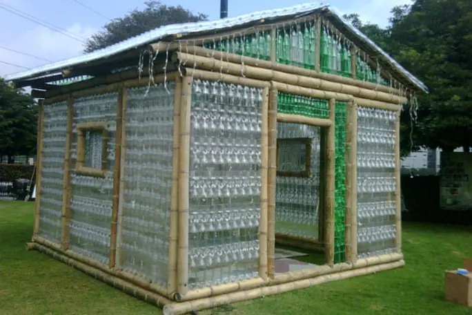 Casas de Botellas de Plástico: Una Alternativa Sostenible - Cómo se construyen casas o inmuebles con PET casas de botellas de plastico - Cómo se construyen casas o inmuebles con PET