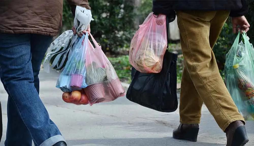 como se crean las bolsas de plastico - Cómo se crearon las bolsas