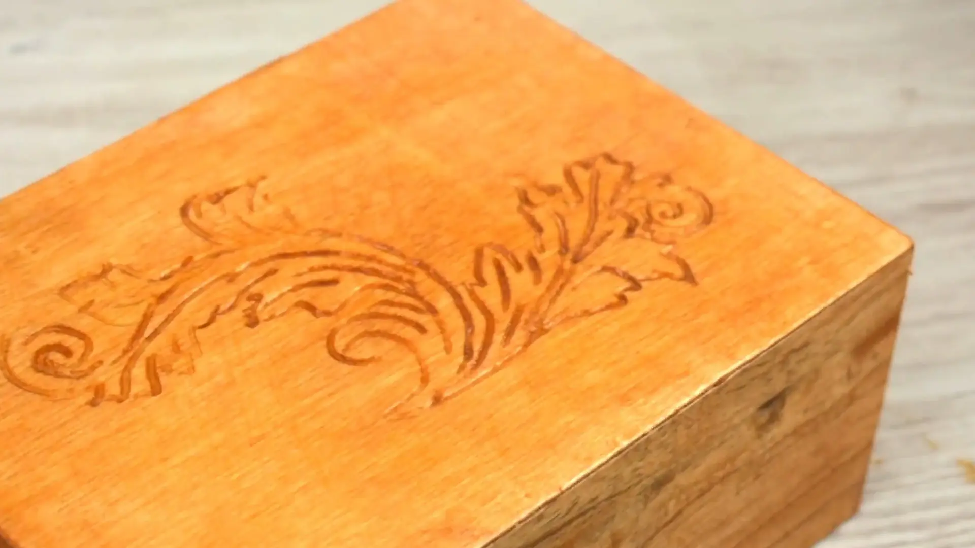 Cómo pintar una caja de madera con acrílico para bebé - Cómo se decora una caja de madera sin terminar cpmo pintar una caga de madera con acrilico para bebe - Cómo se decora una caja de madera sin terminar