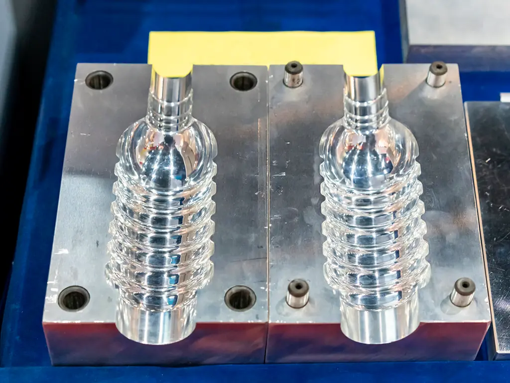 como hacer moldes para inyectar plastico - Cómo se fabrican los moldes