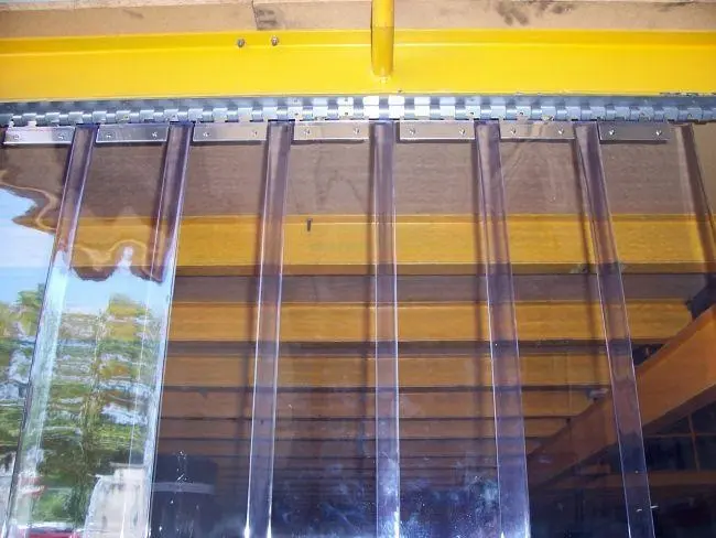 cortina de plastico duro - Cómo se llaman las cortinas de tiras
