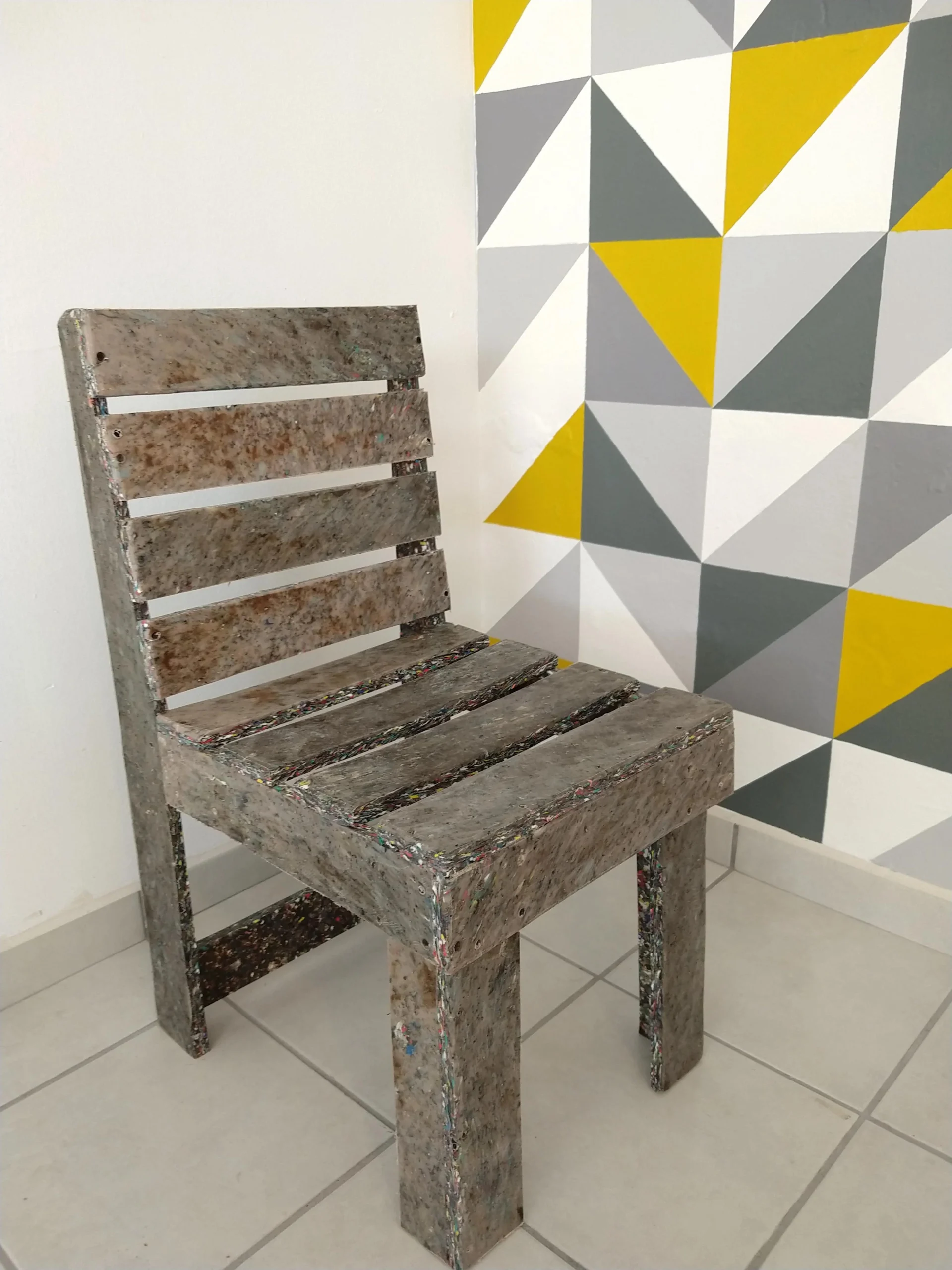 Sillas de plástico reciclado: Una alternativa sostenible y creativa - Cuántas botellas de plástico se necesitan para hacer una silla sillas plastico reciclado - Cuántas botellas de plástico se necesitan para hacer una silla