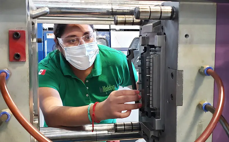 Qué hace un técnico de moldes - Qué hace un técnico de moldes tecnico en inyeccion de plastico - Qué hace un técnico de moldes