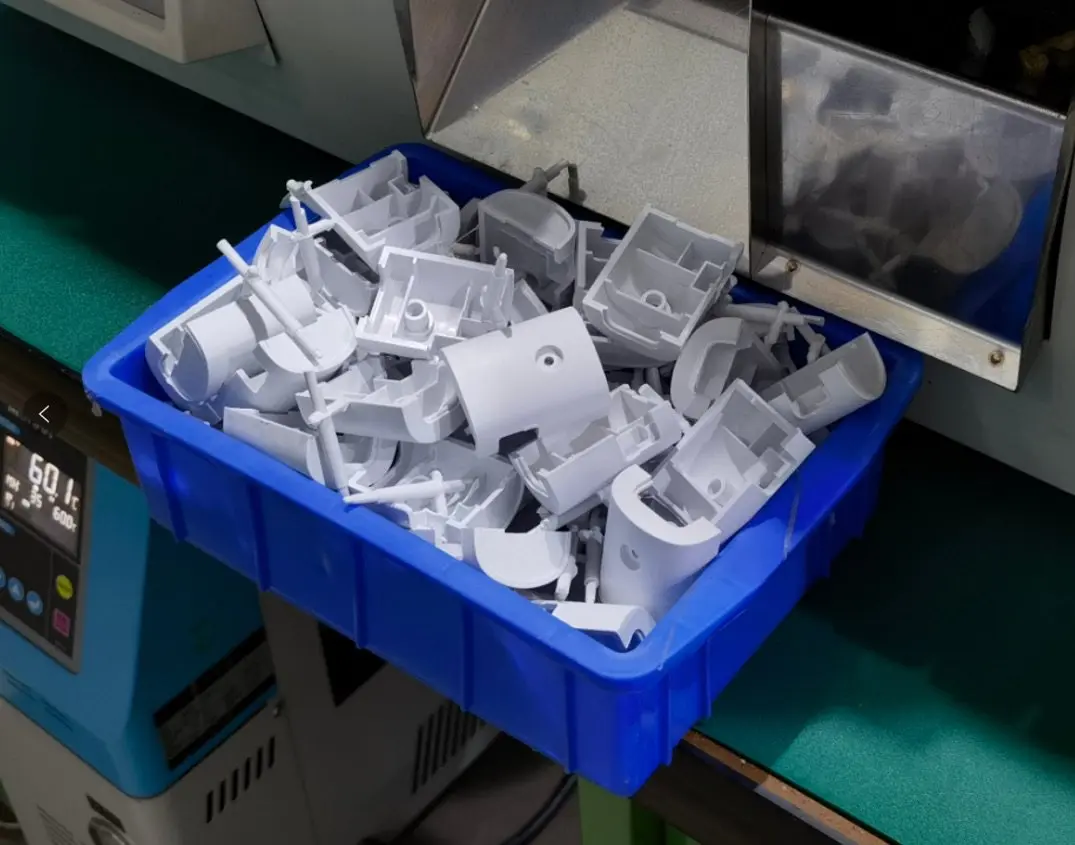 maquina para hacer piezas de plastico - Qué máquina se utiliza para fabricar plástico