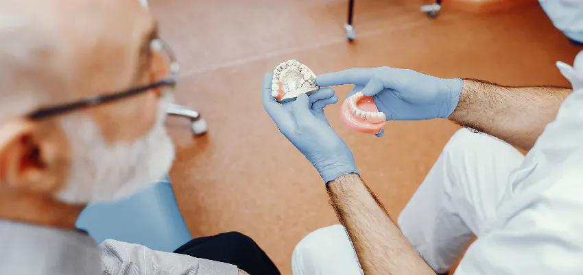 dentadura postiza de plastico - Qué material es mejor para una prótesis dental removible