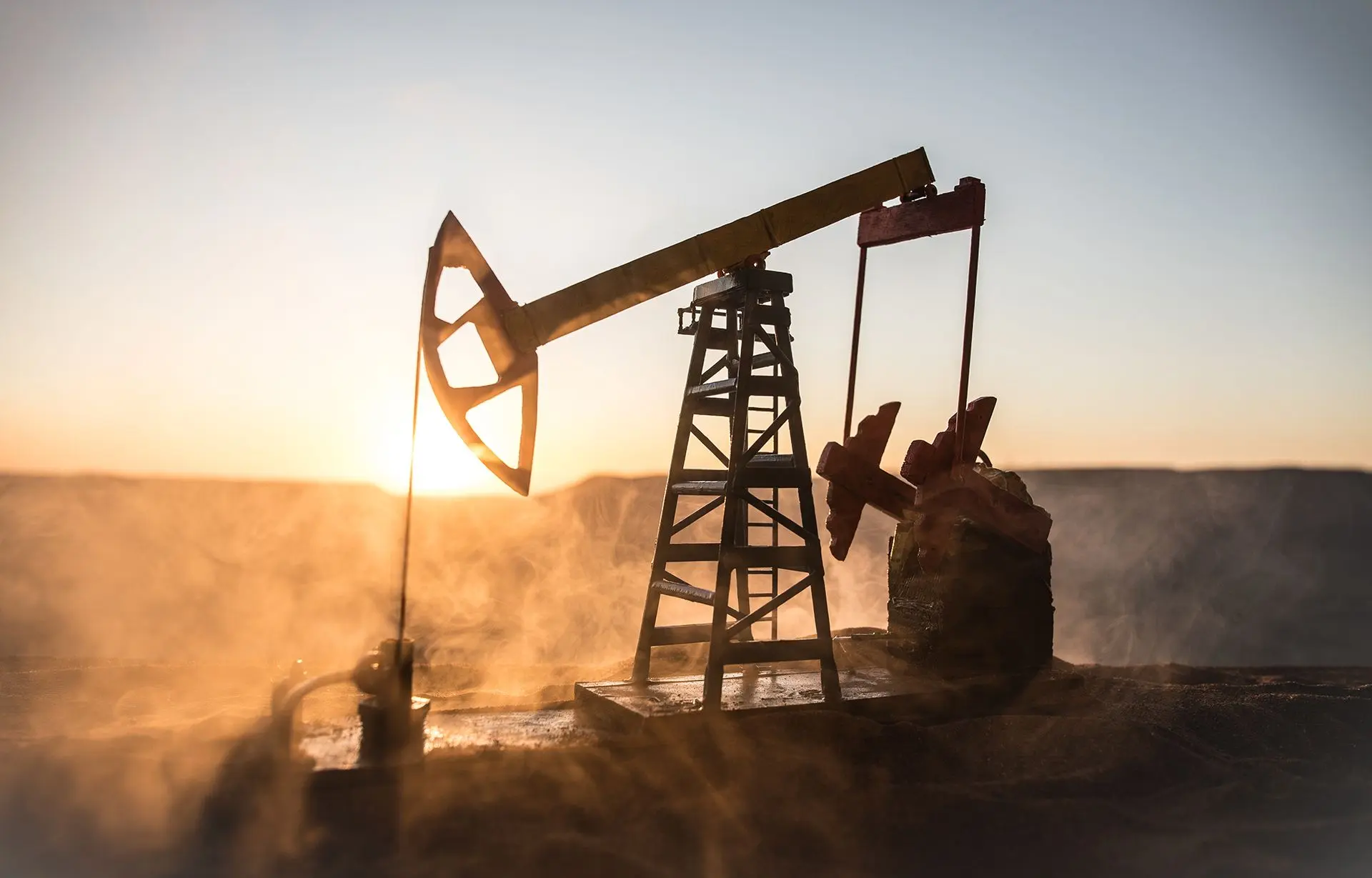 el poliéster y el acrilico son derivados del petróleo - Qué material está hecho el petróleo