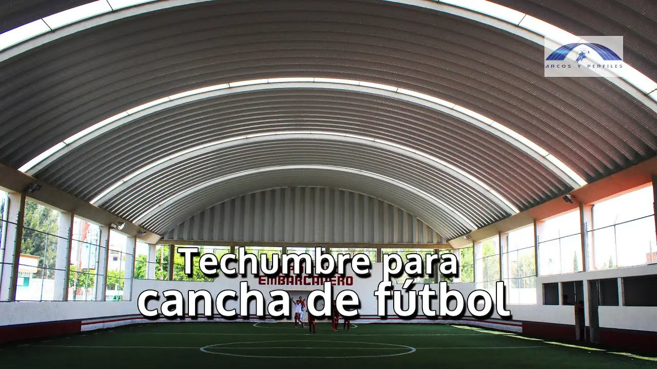 policarbonato cancha fe futbol - Qué materiales se utilizan para construir una cancha de fútbol