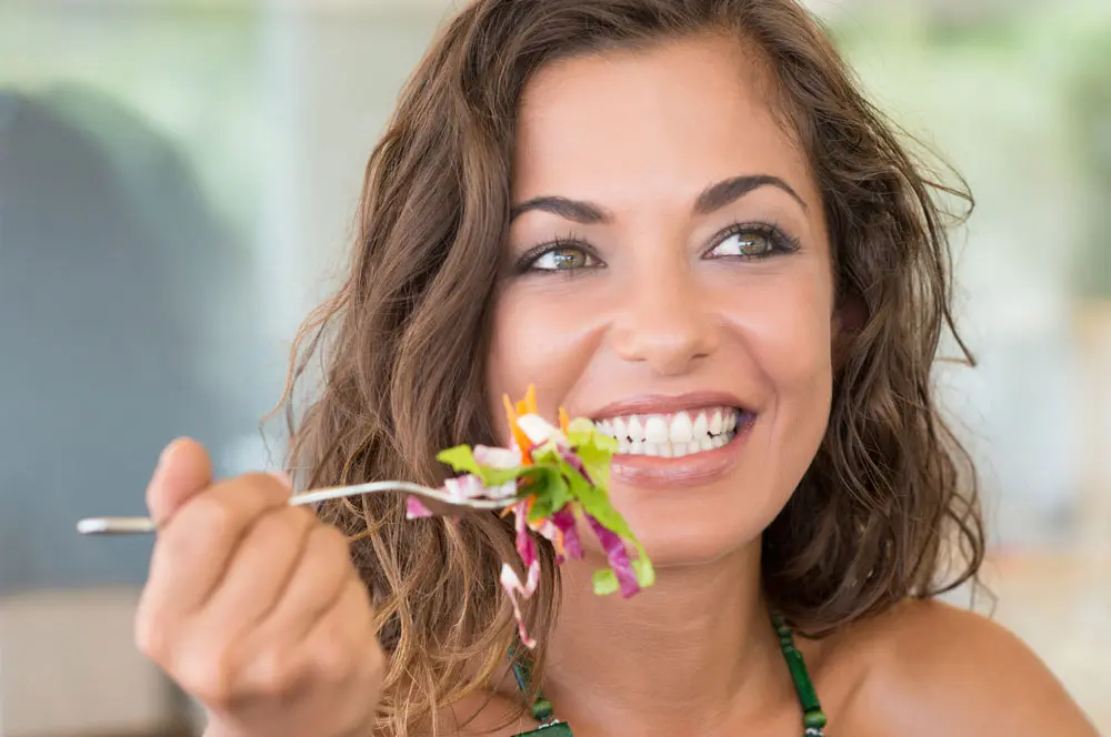 arreglo dental plastico acrílico bebidas calientes - Qué no puedo comer después de una resina