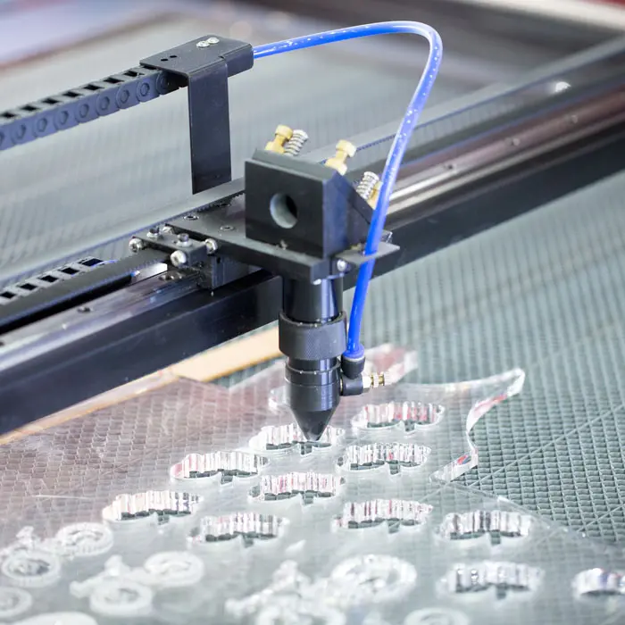 Corte de policarbonato compacto con láser: precisión y versatilidad - Qué pasa si cortas policarbonato con láser corte policarbonato compacto laser - Qué pasa si cortas policarbonato con láser