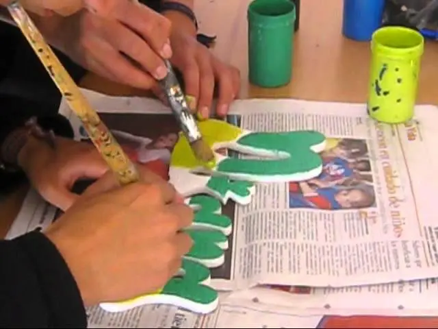 se puede pintar el telgopor con acrilico - Qué pintura se usa para pintar molduras