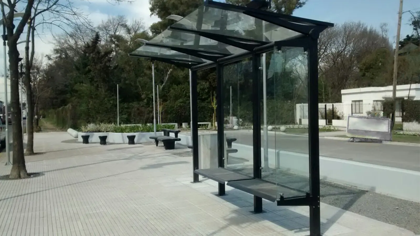 Policarbonato para parada de colectivos: La mejor opción para una infraestructura duradera y segura - Qué se hace en una parada de bus policarbonato para parada de colectivos - Qué se hace en una parada de bus