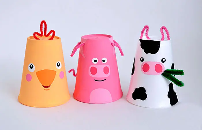 como decorar vasos de plastico para niños - Qué se necesita para decorar vasos
