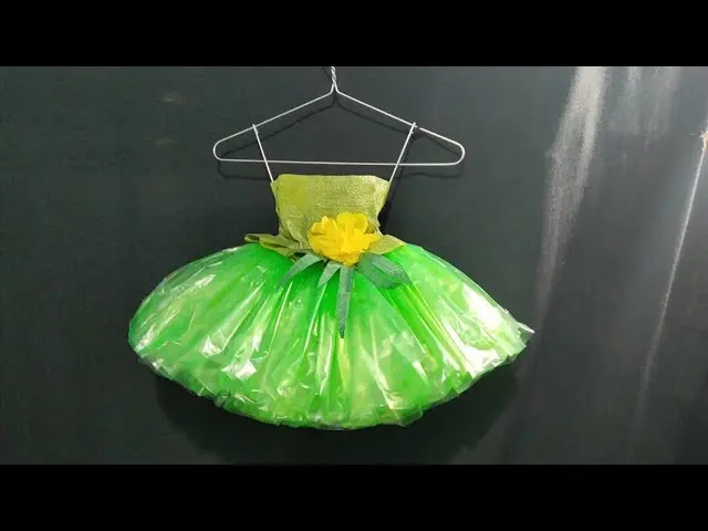 plastico vestido reciclado - Qué son trajes ecologicos