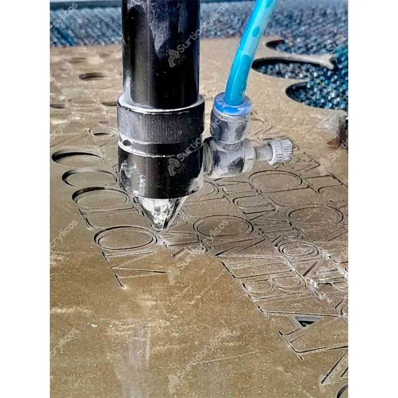 el corte laser en policarbonato queda feo - Qué tan preciso es el corte láser